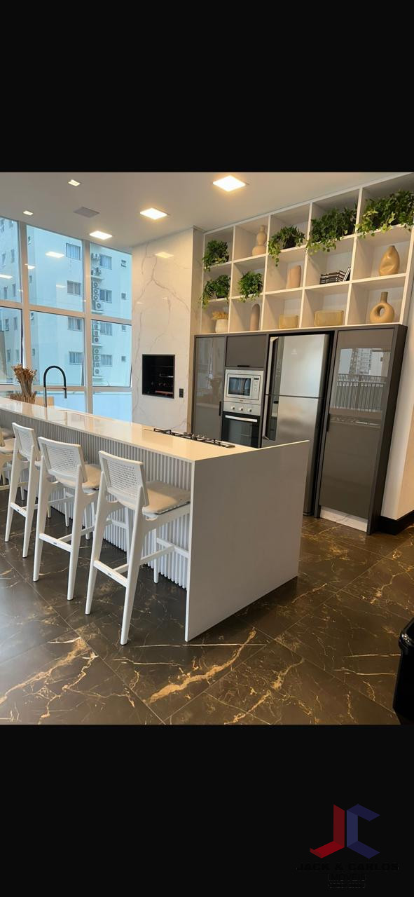 Apartamento a Venda em Itapema bairro Meia Praia