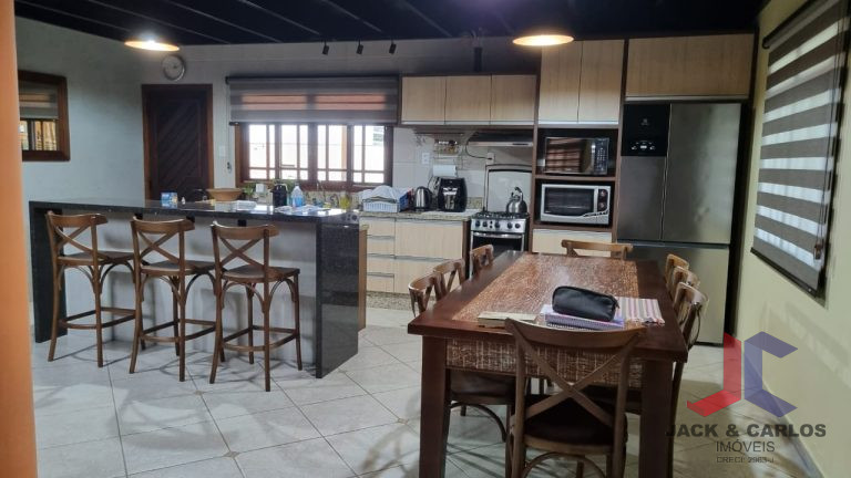 Casa de Alto Padrão a Venda em Gaspar no Bairro: Poço Grande