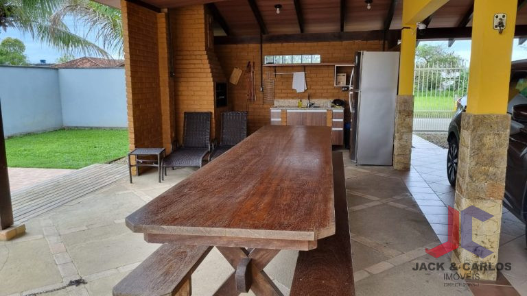 Casa de Alto Padrão a Venda em Gaspar no Bairro: Poço Grande