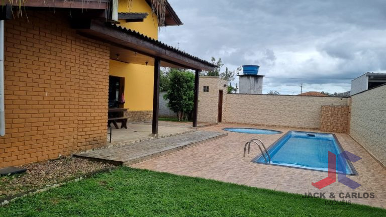 Casa de Alto Padrão a Venda em Gaspar no Bairro: Poço Grande